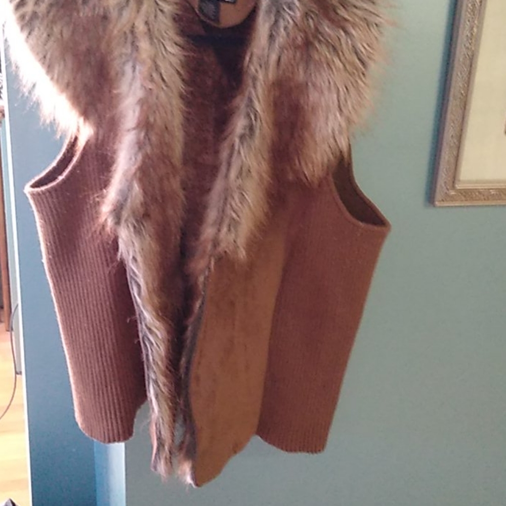 FAUX SUEDE AND FUR VEST